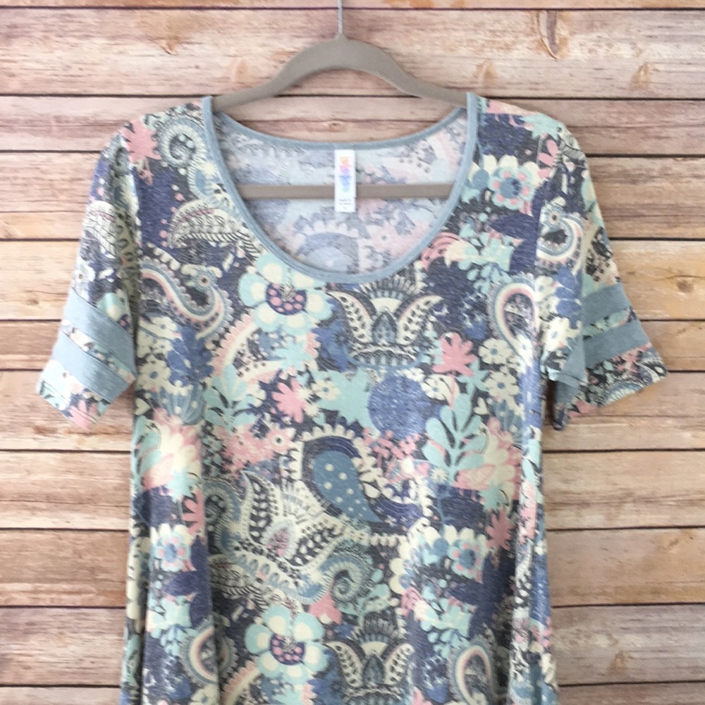 LuLaRoe Perfect Tee - Picture 2 of 6